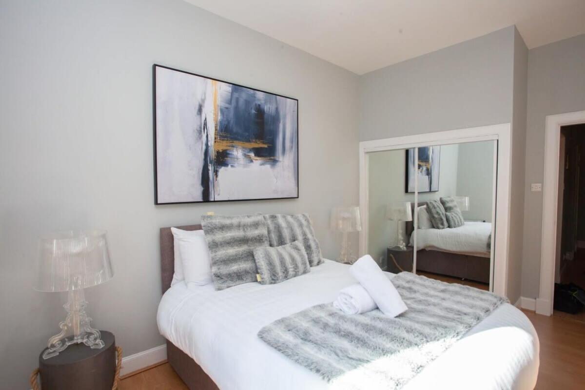 Modern And Refurbished Flat In Merchant City Glasgow Exterior photo